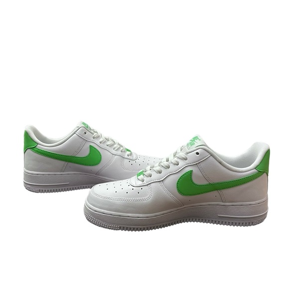 Women’s AF1 Low “White Action Green” 2023 - Picture 2 of 9